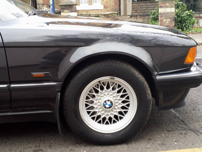 Illustration for article titled How to roll in style, or why the E32 is the car to get!
